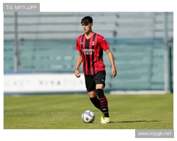 AC米兰高位压迫下防线频繁暴露空间，稳定性面临考验