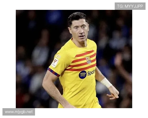 莱万多夫斯基禁区嗅觉与跑位能力解析:进球模型如何形成