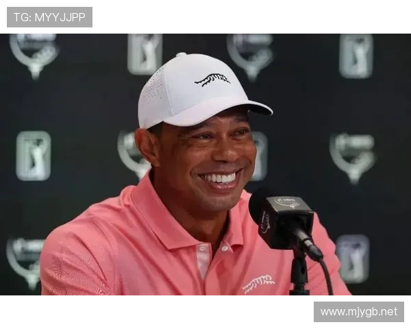 看到泰格·伍兹打完球，穿的那双鞋我直接怀疑他是亿万富翁在散步吧！