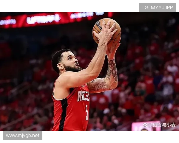 范弗利特通过灵活突破拉开防守差距提升关键时刻得分效率