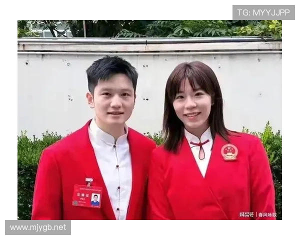 贾一凡训练完顺手买了个包，我加班一周还不够它吊牌钱